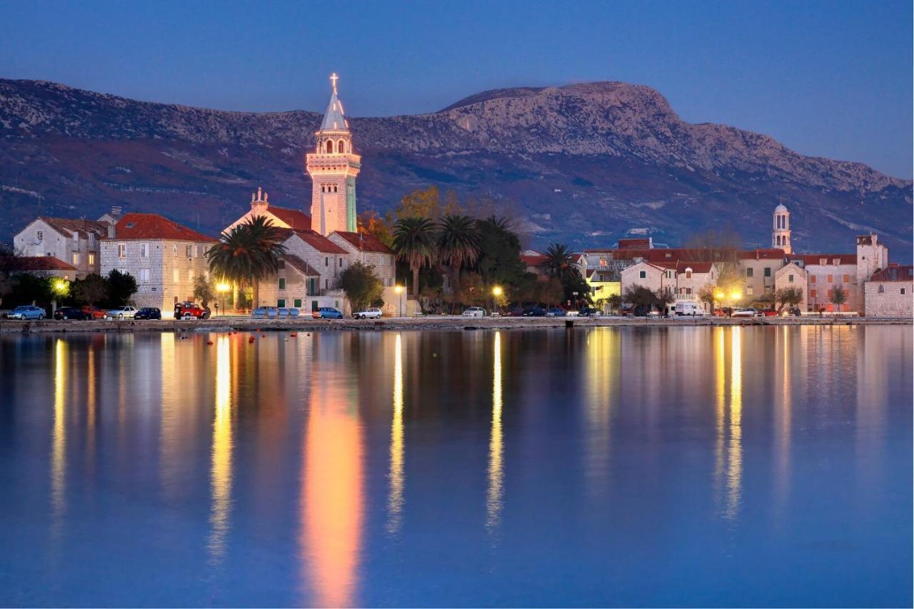 Beach House Oasis Villa Livak Kastela Bagian luar foto