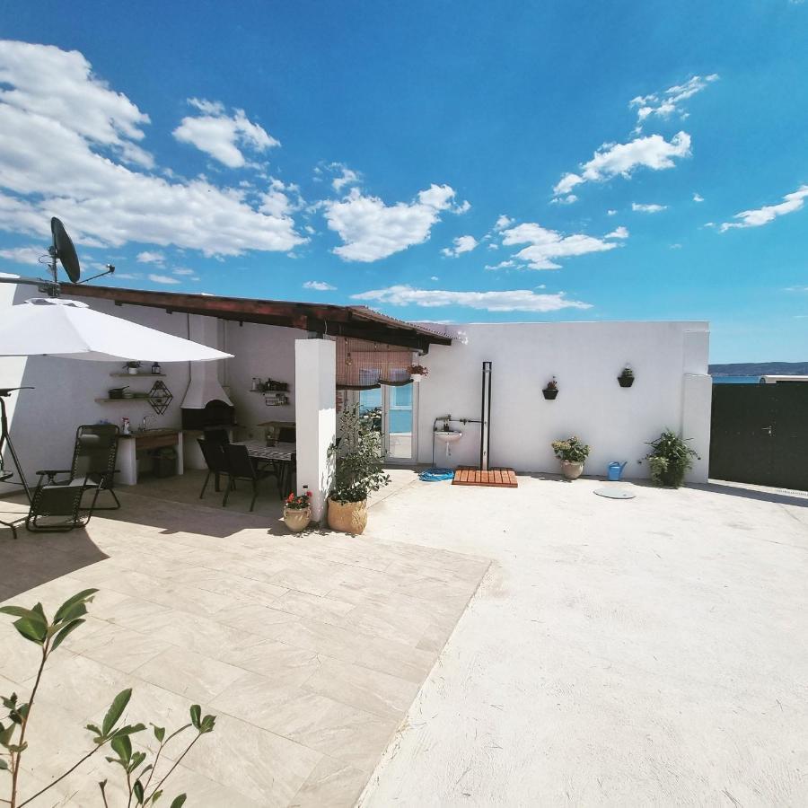 Beach House Oasis Villa Livak Kastela Bagian luar foto