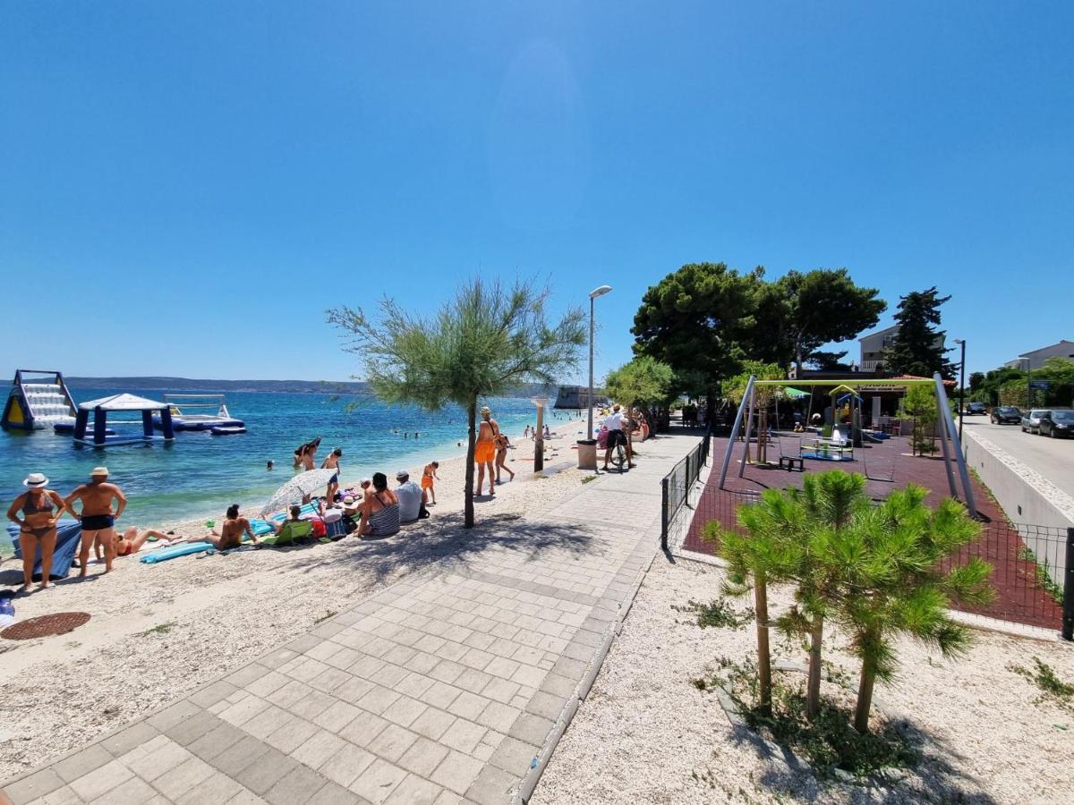 Beach House Oasis Villa Livak Kastela Bagian luar foto
