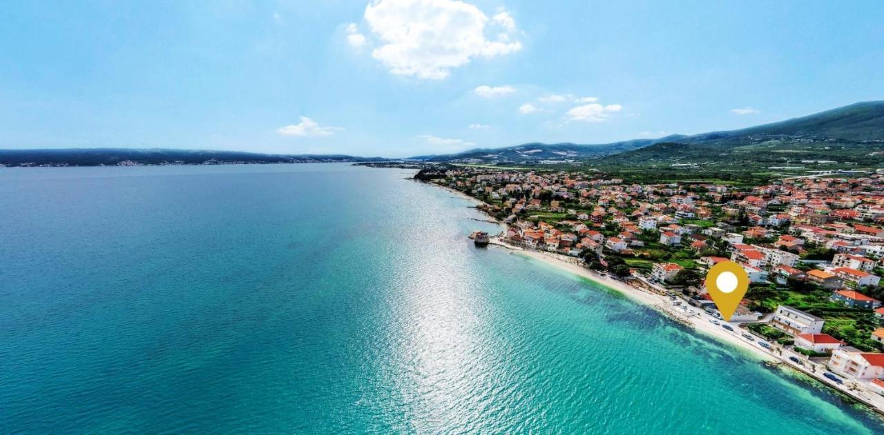 Beach House Oasis Villa Livak Kastela Bagian luar foto
