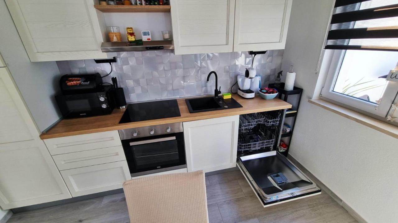 Beach House Oasis Villa Livak Kastela Bagian luar foto