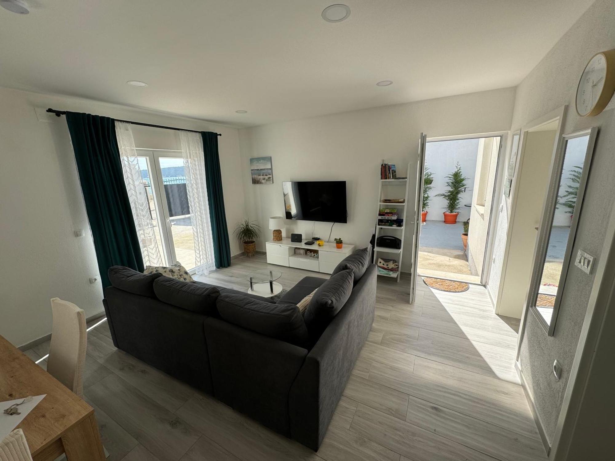 Beach House Oasis Villa Livak Kastela Bagian luar foto