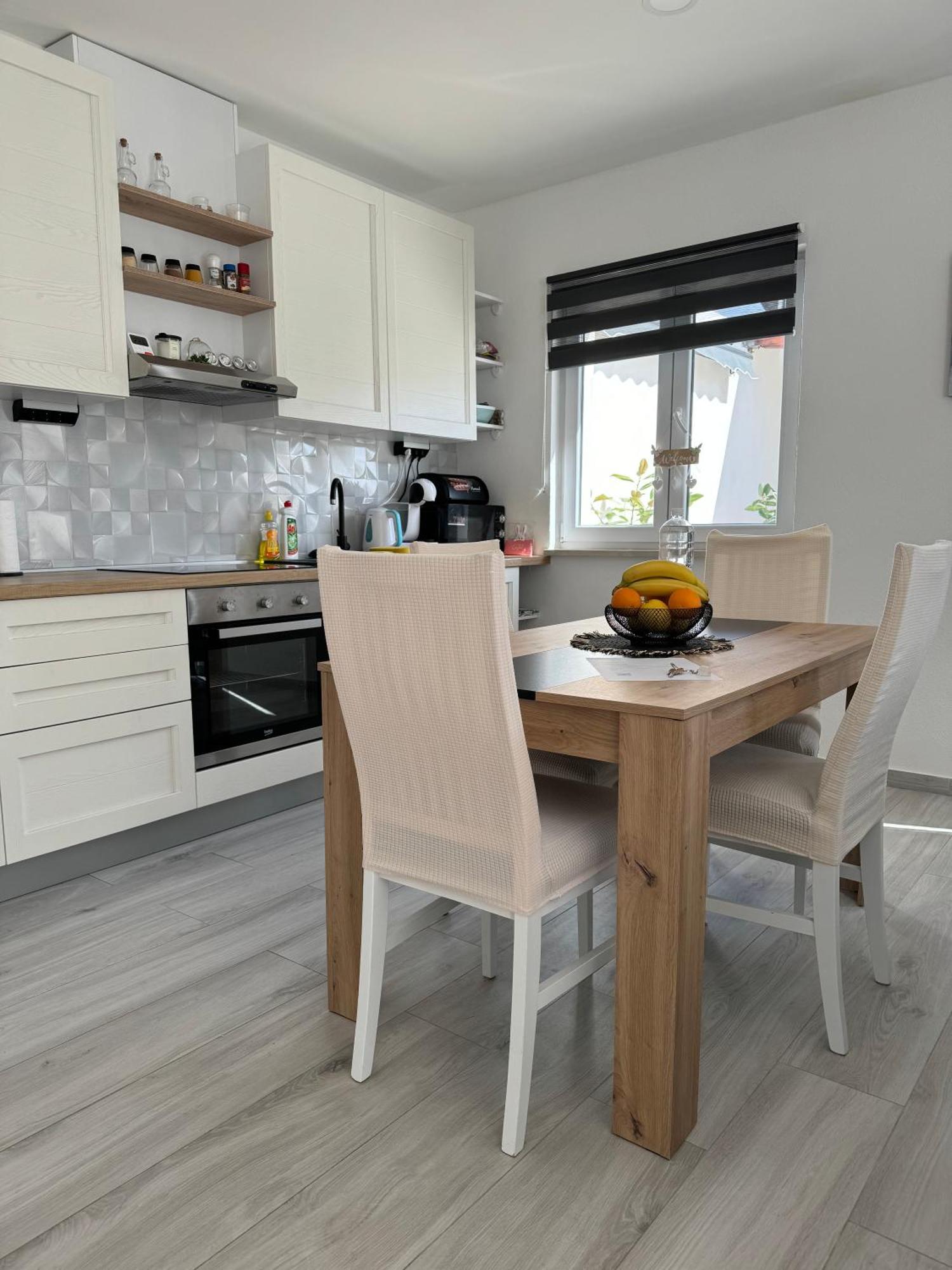 Beach House Oasis Villa Livak Kastela Bagian luar foto