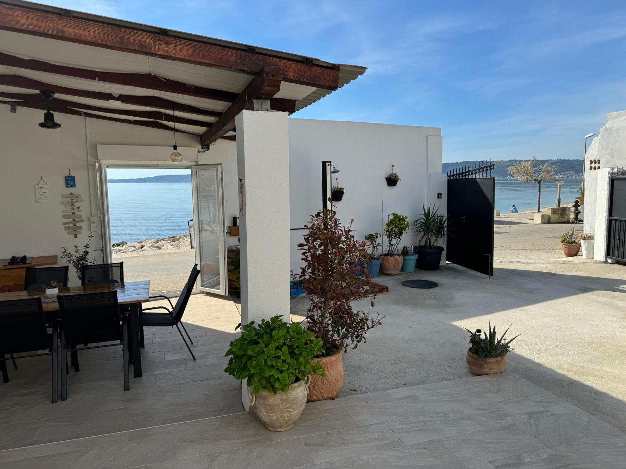 Beach House Oasis Villa Livak Kastela Bagian luar foto