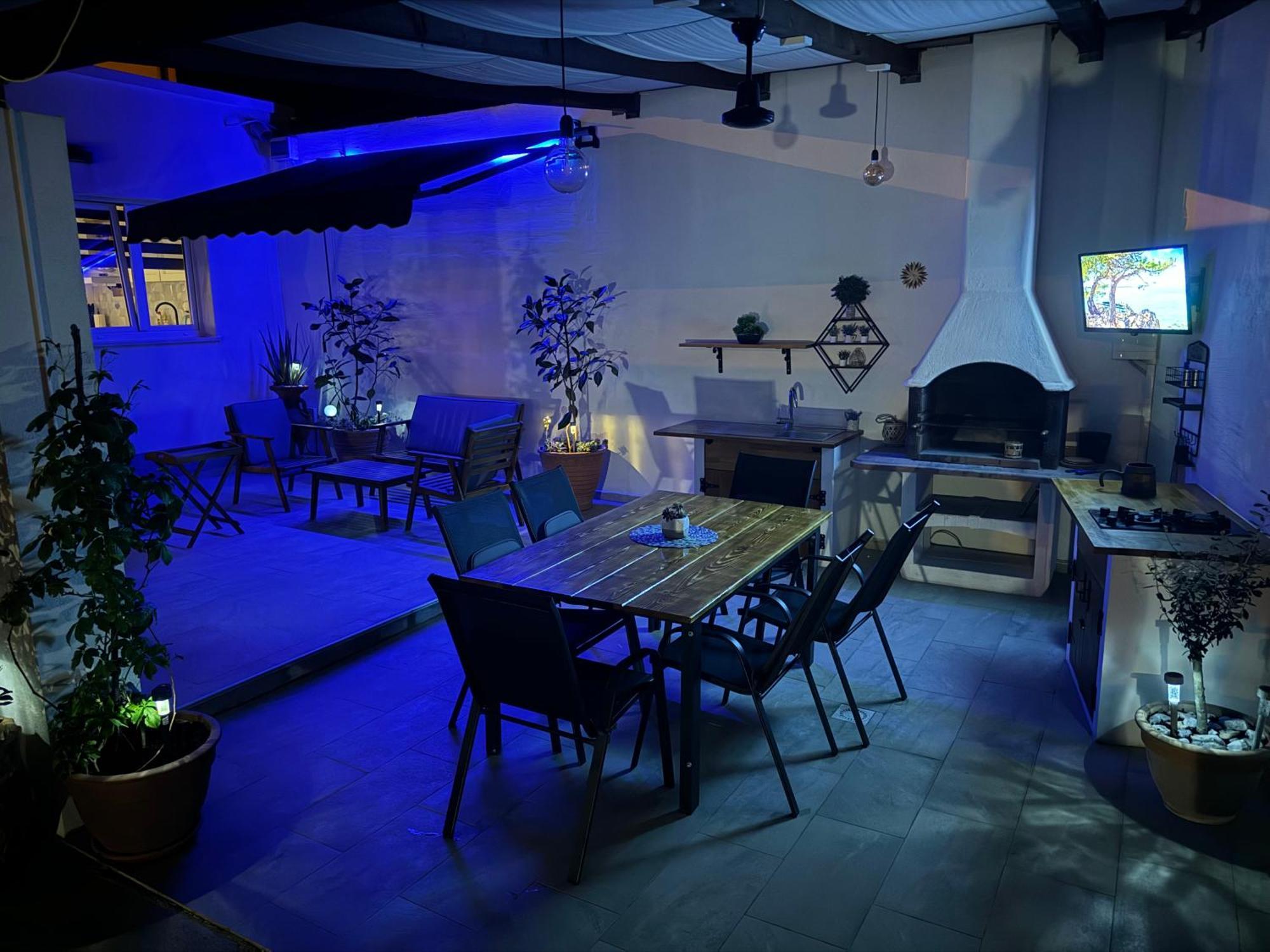 Beach House Oasis Villa Livak Kastela Bagian luar foto
