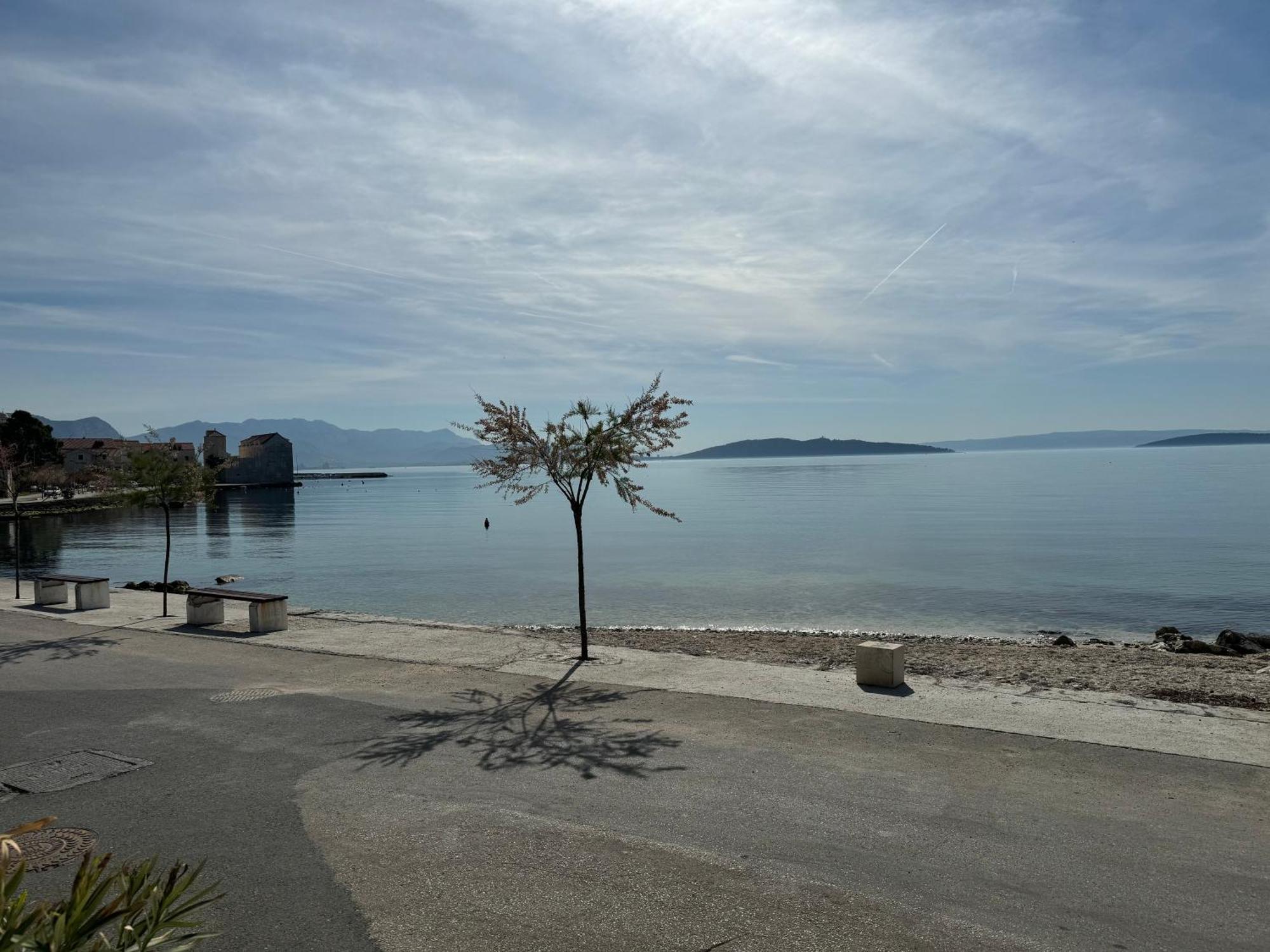 Beach House Oasis Villa Livak Kastela Bagian luar foto