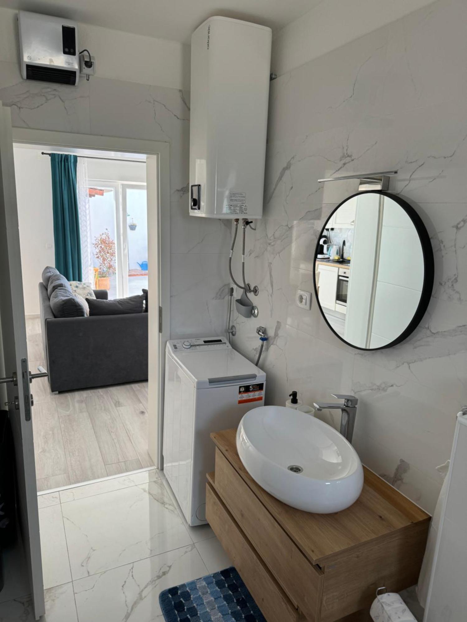 Beach House Oasis Villa Livak Kastela Bagian luar foto