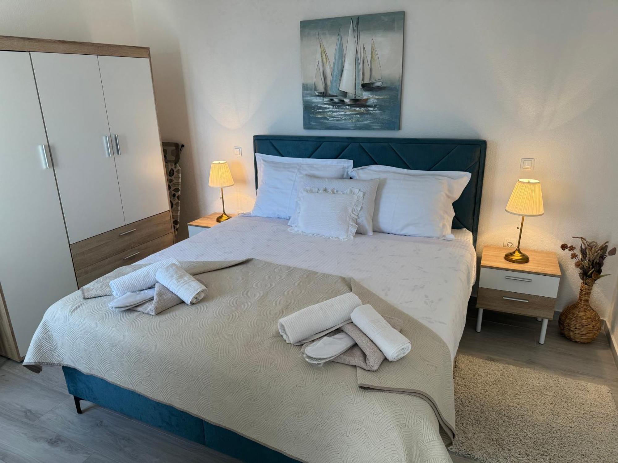 Beach House Oasis Villa Livak Kastela Bagian luar foto